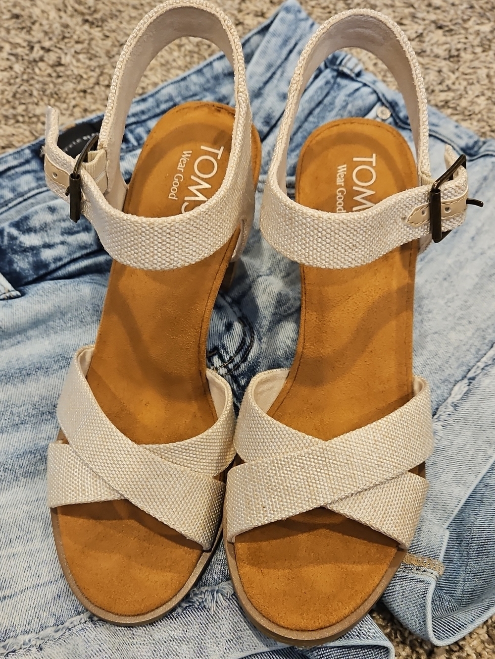 **New** TOMS Cream Cross-Strap Ankle Buckle Sandals